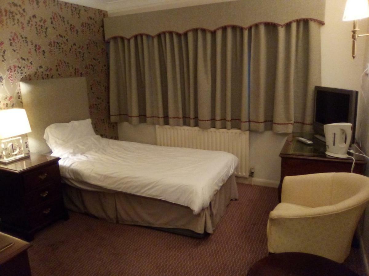 Charmwood Hotel - Cherry Park Hall Worksop Bagian luar foto